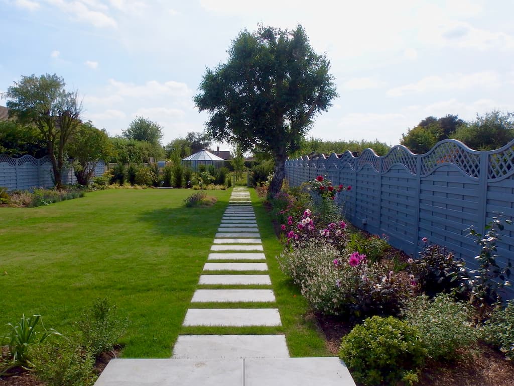 Garden Design - The Narrow Garden
